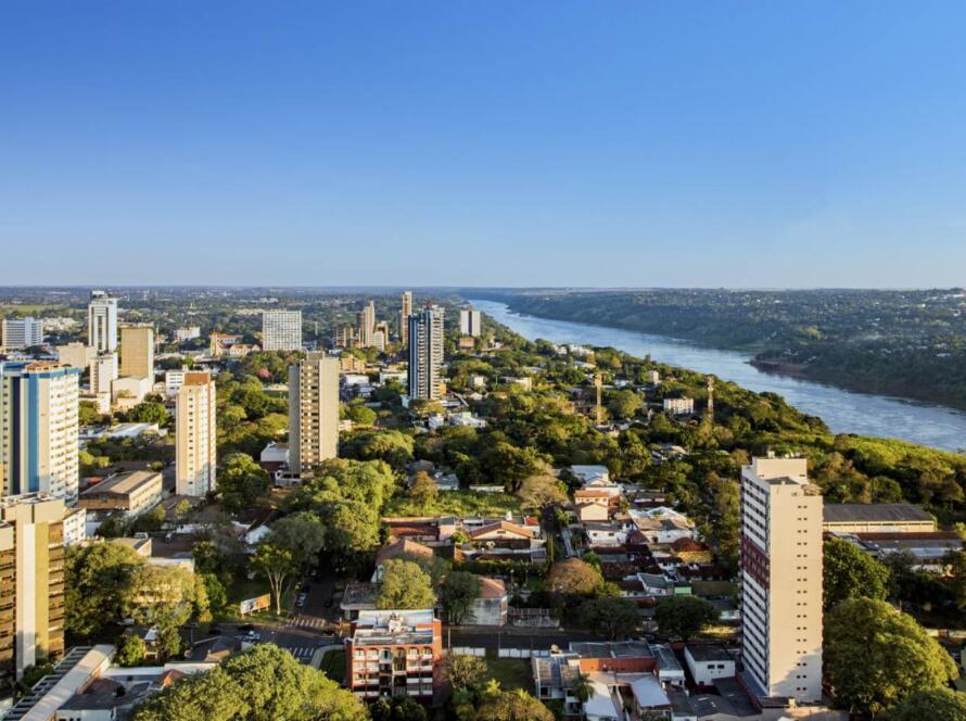 Imagem aérea da cidade de Foz do Iguaçu.