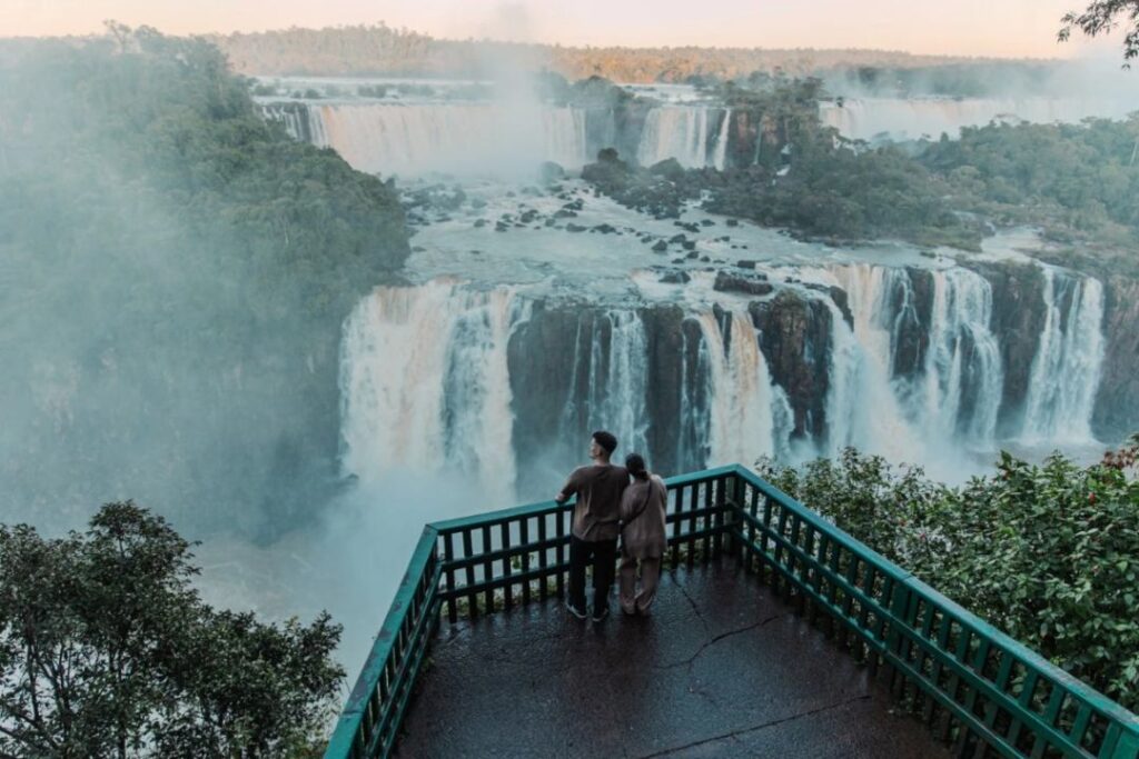 Amanhecer nas Cataratas do Iguaçu