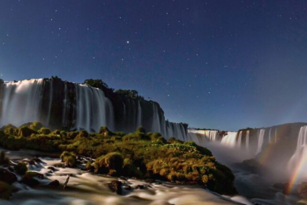 Noite nas Cataratas do Iguaçu