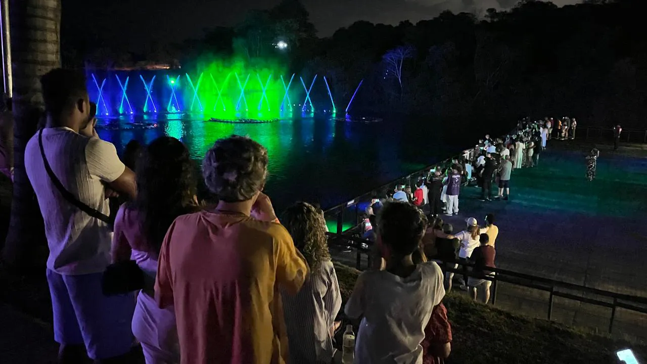o show das aguas no wonder park foz