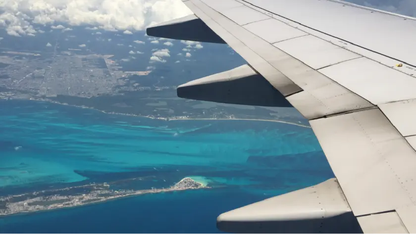 Capa do blog: férias de final de ano em foz - imagem de uma asa de avião