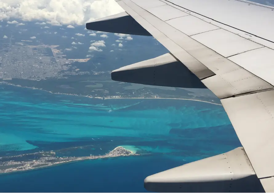 Capa do blog: férias de final de ano em foz - imagem de uma asa de avião