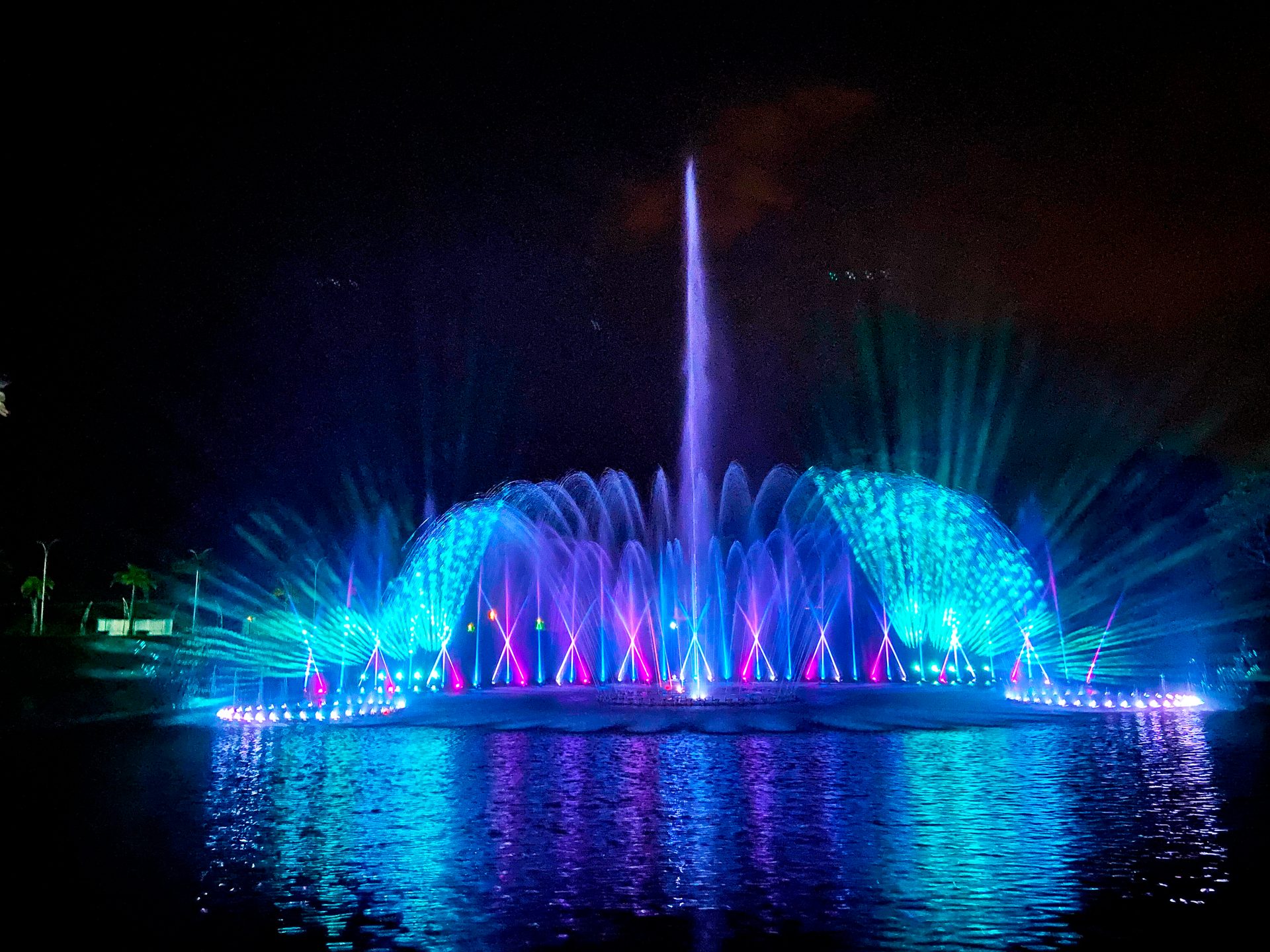 Fontes iluminadas do Show das Águas
